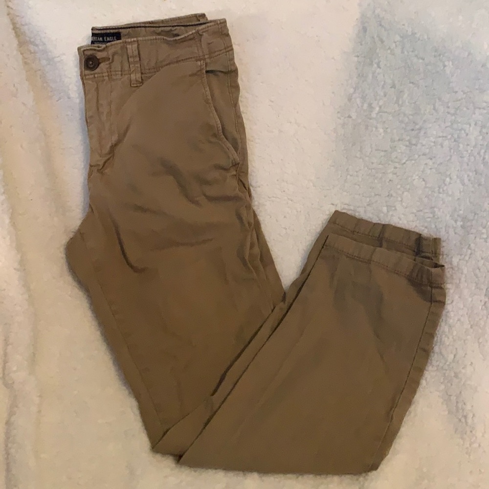 Men’s slim fit khaki pants
